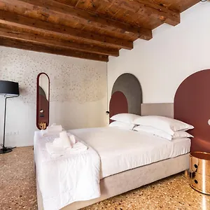 Palazzo Miracoli Apartment