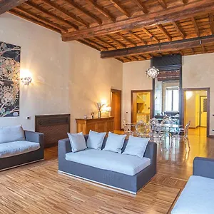 apt-piazza-venezia-charming-with-view.it-romehotels.com/